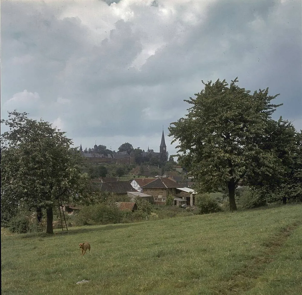 Mheer: Dorpsgezicht gezien vanuit het zuidoosten - Mheer - 20383181 - RCE